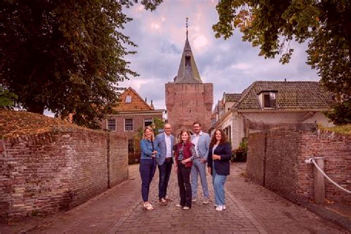 Escorts Oldebroek, Netherlands — Local Companions