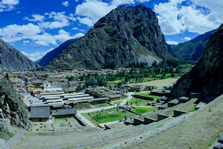 Escorts Ollantaytambo, Peru — Local Companions
