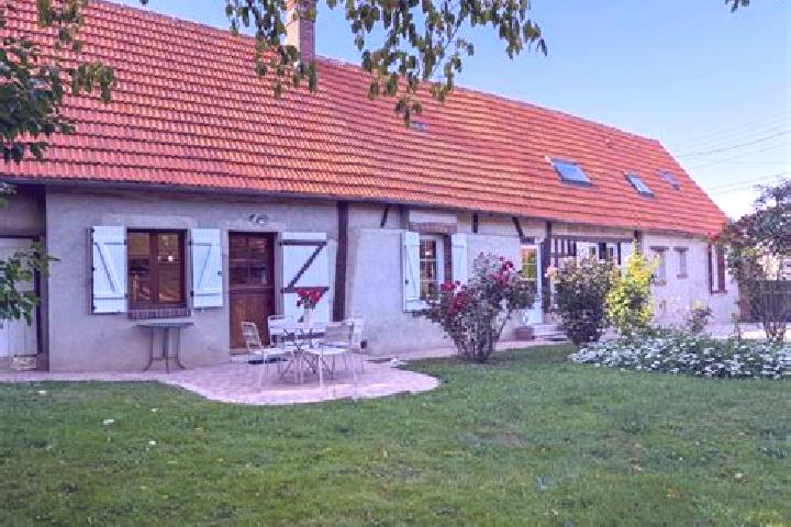 Escorts Olle, France — Local Companions