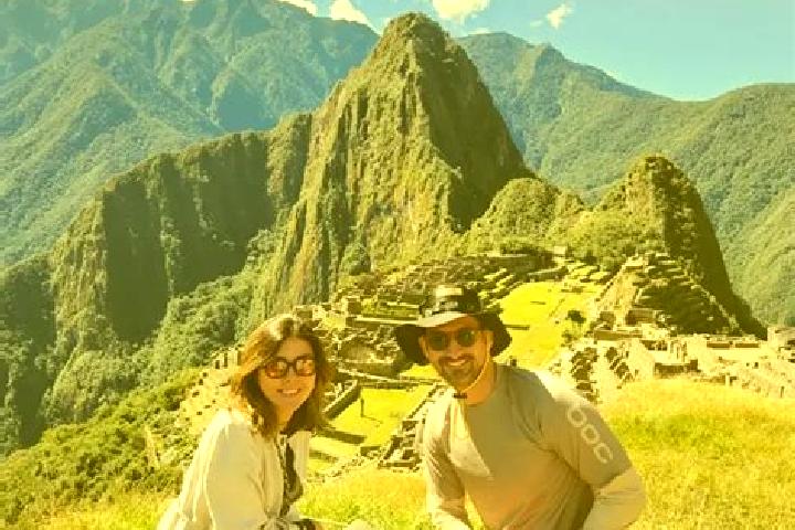 Escorts Ongoy, Peru — Local Companions