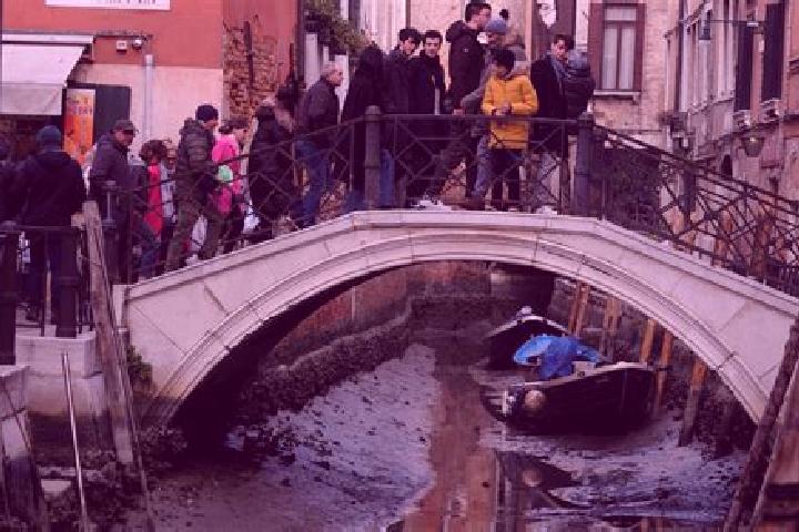 Escorts Oniferi, Italy — Local Companions