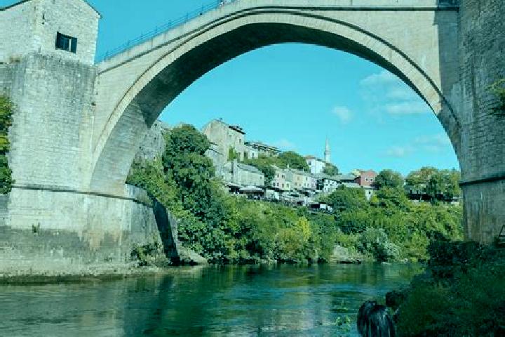 Escorts Orasje, Bosnia and Herzegovina — Local Companions
