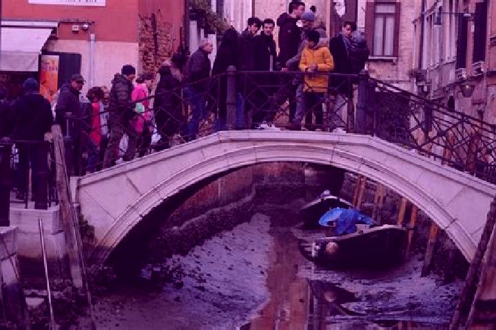 Escorts Orotelli, Italy — Local Companions