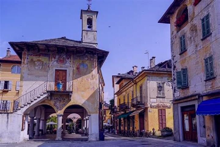 Escorts Orta Nova, Italy — Local Companions
