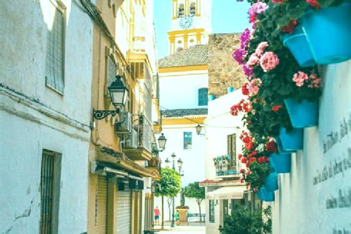 Escorts Otura, Spain — Local Companions