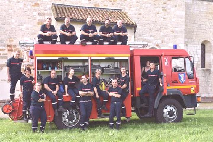 Escorts Ouchamps, France — Local Companions