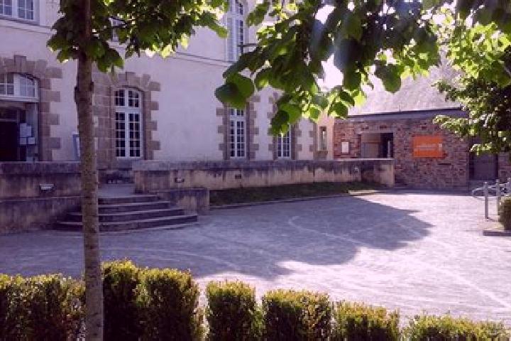 Escorts Oust, France — Local Companions