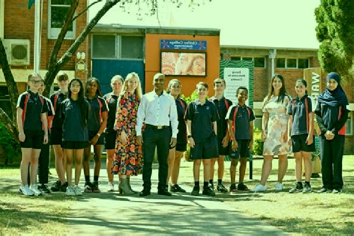 Escorts Oxley Park, Australia — Local Companions