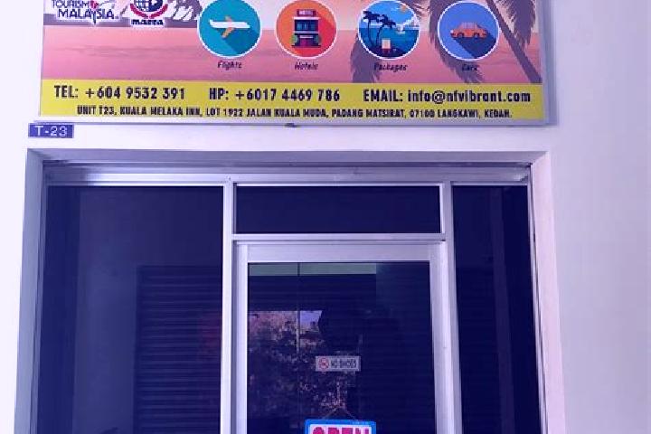 Escorts Padang Mat Sirat, Malaysia — Local Companions