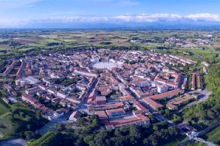 Escorts Palmanova, Italy — Local Companions