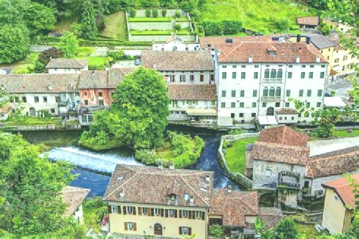 Escorts Passirano, Italy — Local Companions