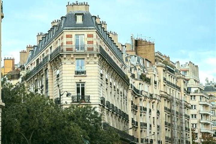 Escorts Passy, France — Local Companions