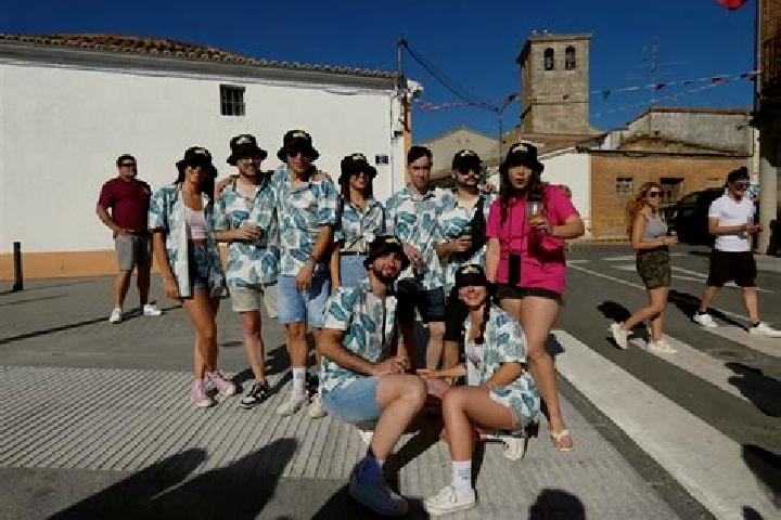 Escorts Peleas de Abajo, Spain — Local Companions