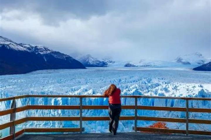 Escorts Perito Moreno, Argentina — Local Companions