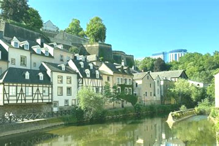 Escorts Perle, Luxembourg — Local Companions