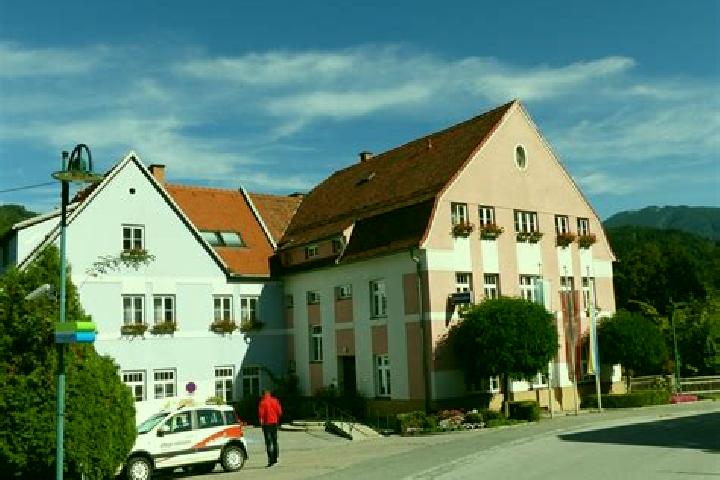 Escorts Pernegg an der Mur, Austria — Local Companions