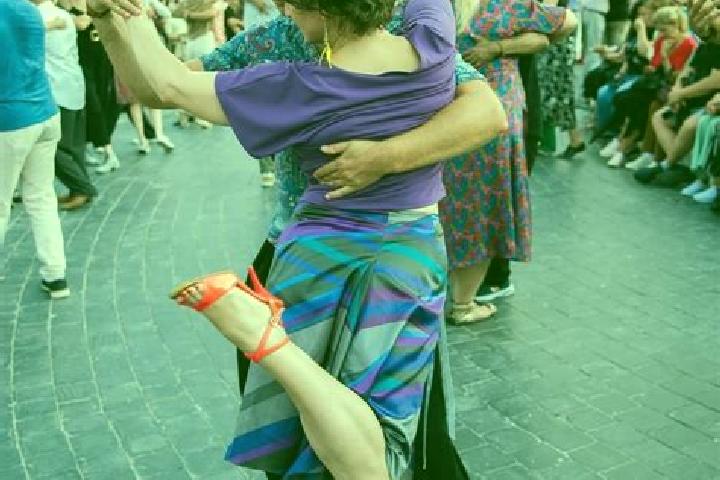 Escorts Piazzolla, Italy — Local Companions