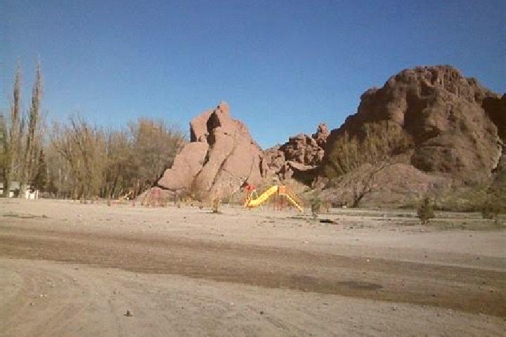 Escorts Piedra del Aguila, Argentina — Local Companions