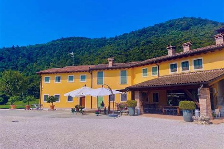 Escorts Pieve d Olmi, Italy — Local Companions