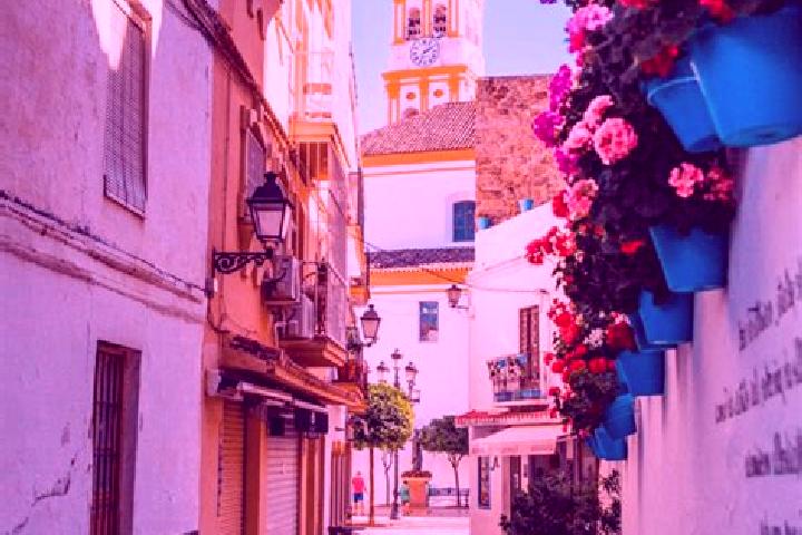 Escorts Pinarejos, Spain — Local Companions