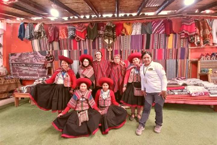 Escorts Plateria, Peru — Local Companions