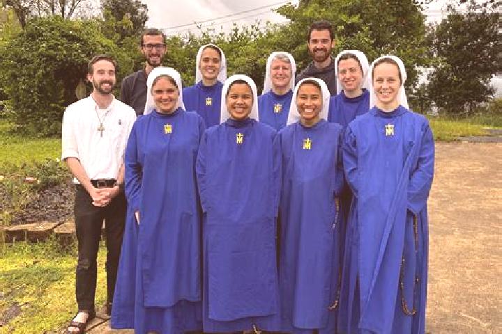Escorts Plottes, France — Local Companions