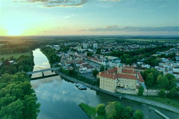 Escorts Podebrady, Czech Republic — Local Companions