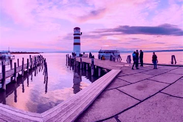 Escorts Podersdorf am See, Austria — Local Companions