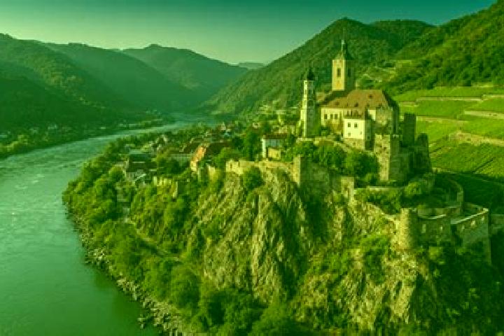 Escorts Poeggstall, Austria — Local Companions