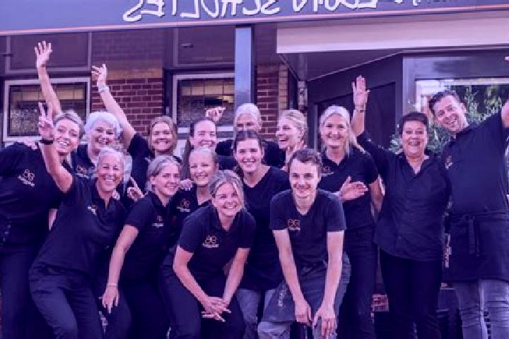 Escorts Poeldijk, Netherlands — Local Companions