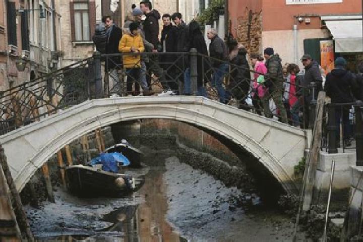 Escorts Poggiomarino, Italy — Local Companions