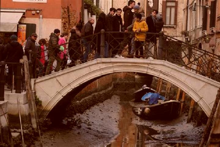 Escorts Polia, Italy — Local Companions
