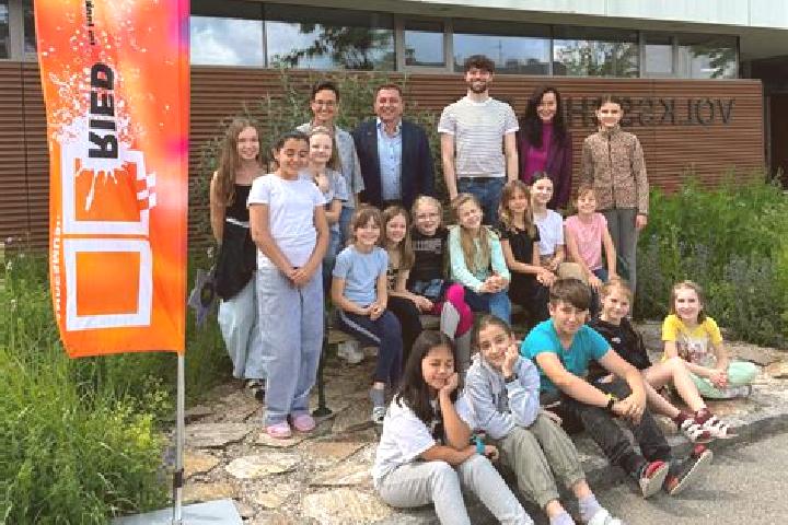 Escorts Polling im Innkreis, Austria — Local Companions