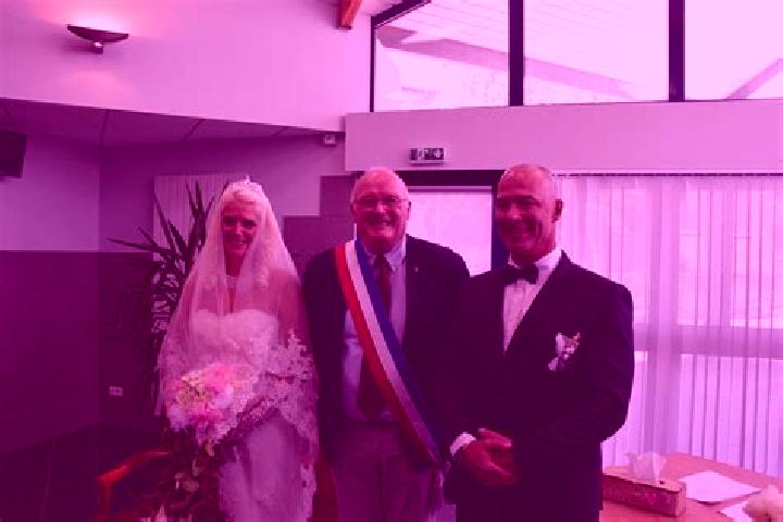 Escorts Pont-a-Marcq, France — Local Companions