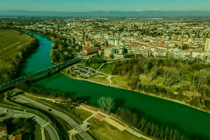 Escorts Ponte di Piave, Italy — Local Companions