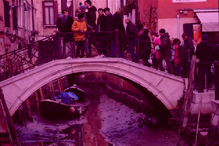 Escorts Porto Tolle, Italy — Local Companions