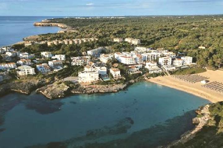 Escorts Portocolom, Spain — Local Companions