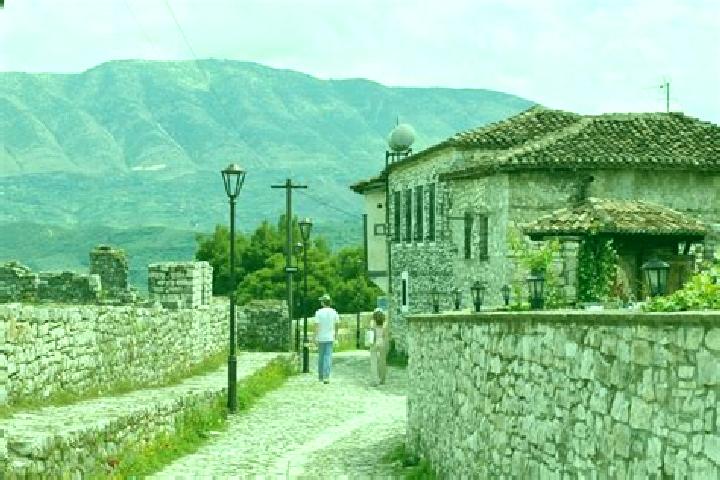 Escorts Poshnje, Albania — Local Companions