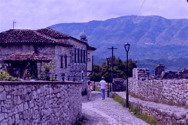 Escorts Potom, Albania — Local Companions