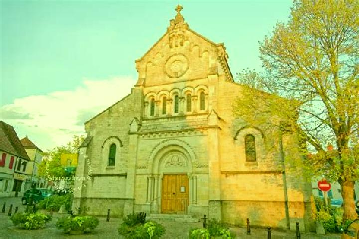 Escorts Pougues-les-Eaux, France — Local Companions