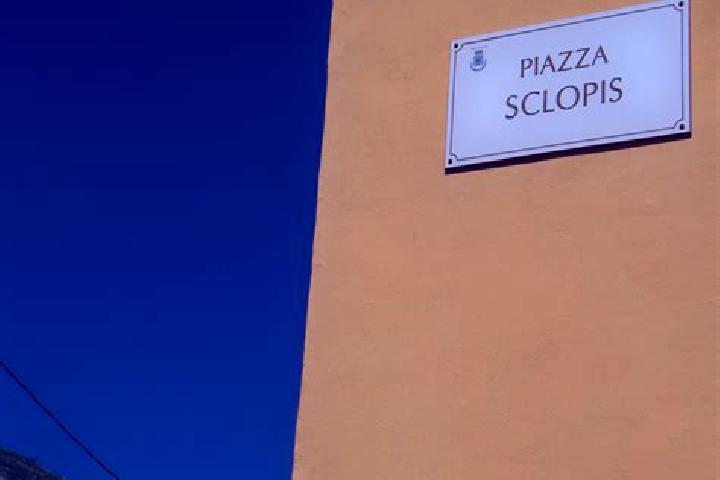 Escorts Prascorsano, Italy — Local Companions