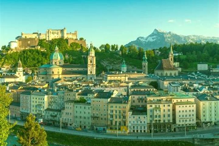 Escorts Preitenegg, Austria — Local Companions