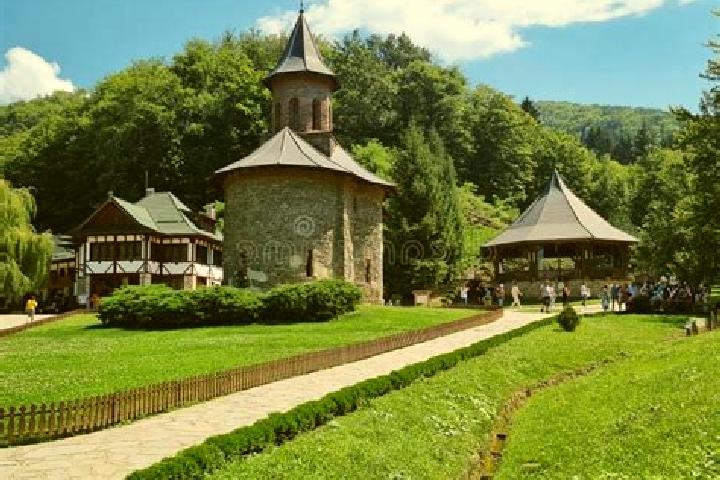 Escorts Prislop, Romania — Local Companions