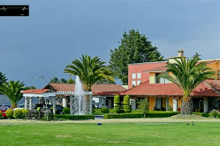 Escorts Privada Quinta Bonita, Mexico — Local Companions