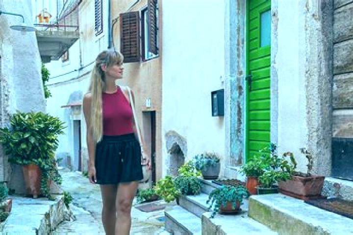 Escorts Pucak, Croatia — Local Companions