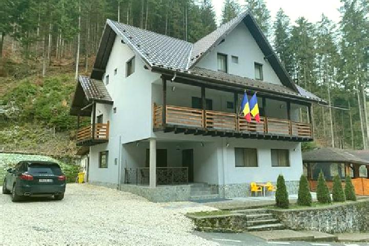 Escorts Puchenii Mari, Romania — Local Companions