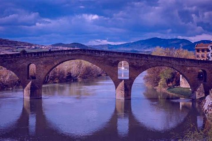 Escorts Puente la Reina, Spain — Local Companions