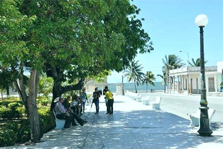Escorts Puerto Padre, Cuba — Local Companions