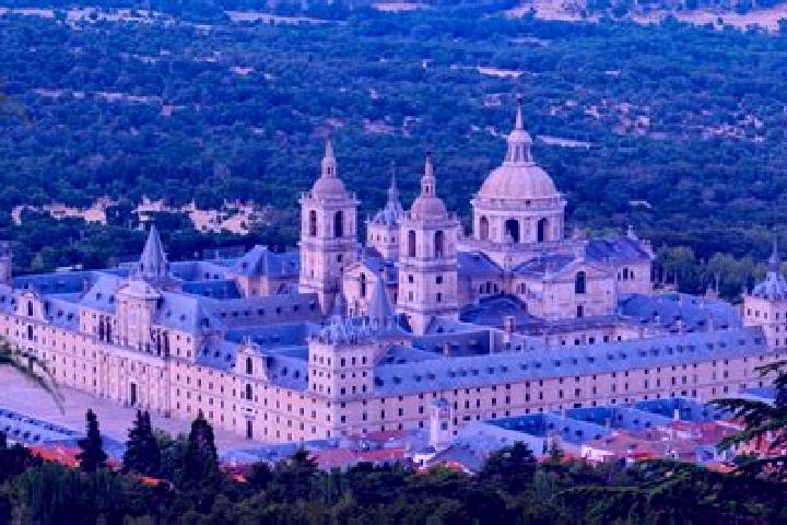 Escorts Pueyo, Spain — Local Companions
