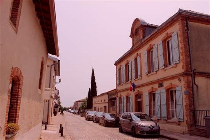 Escorts Pujaudran, France — Local Companions